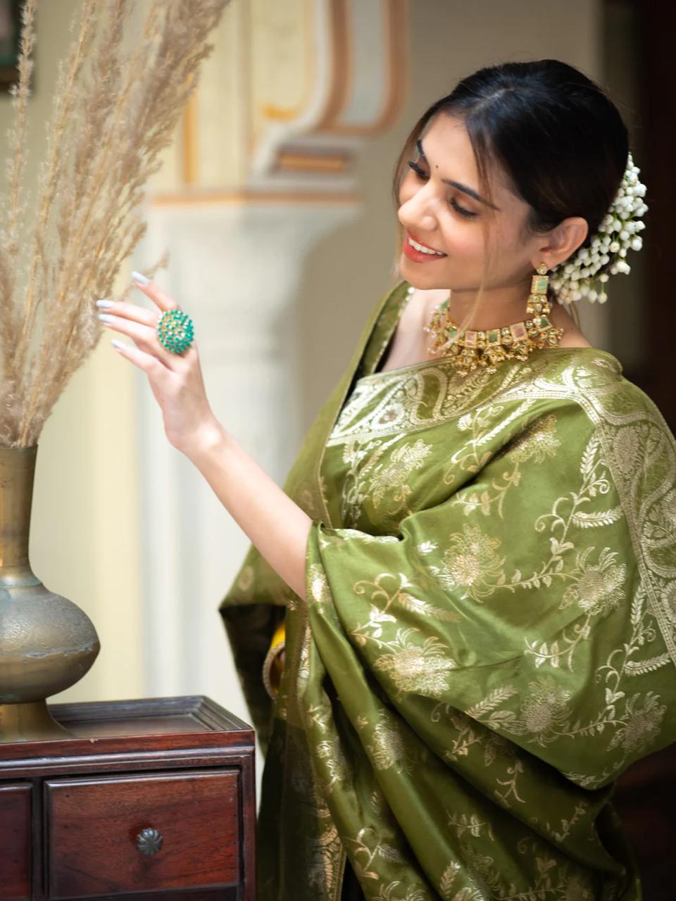 Mehndi Soft Silk Saree with Kanjivaram and Banarasi Jari Weaving