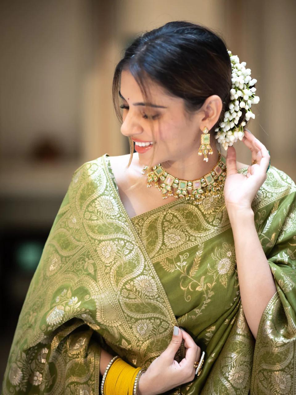 Mehndi Soft Silk Saree with Kanjivaram and Banarasi Jari Weaving