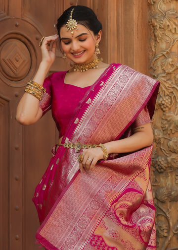 Graceful Rani Katan Litchi Silk Banarasi Saree Featuring Intricate Zari Butta Weaving