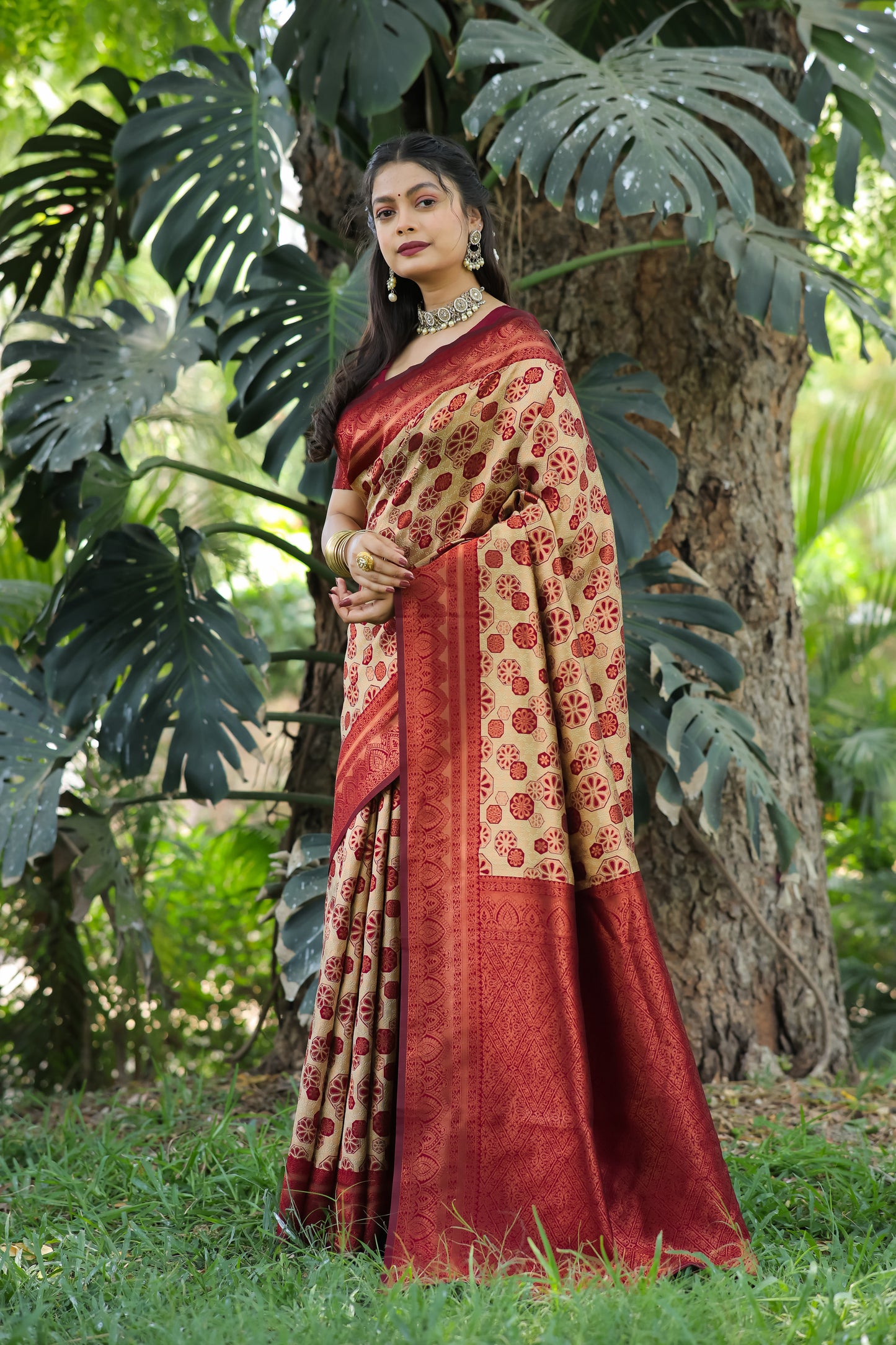 Chiku Maroon Litchi Soft Silk Banarasi Saree with Floral Zari Woven Work